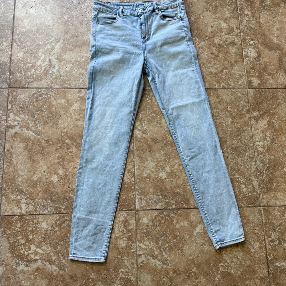 American Eagle Outfitters Light Wash Skinny Jeans